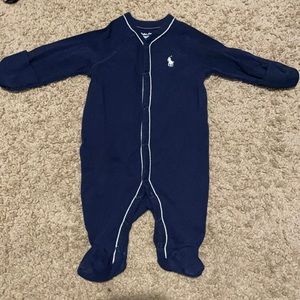 Gently used polo pijama NB